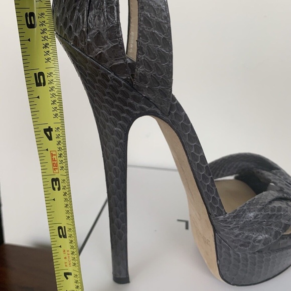 JIMMY CHOO GRETA PLATFORM PYTHON SANDALS SIZE 36.5 EU , 6 .5 US - Picture 4 of 4